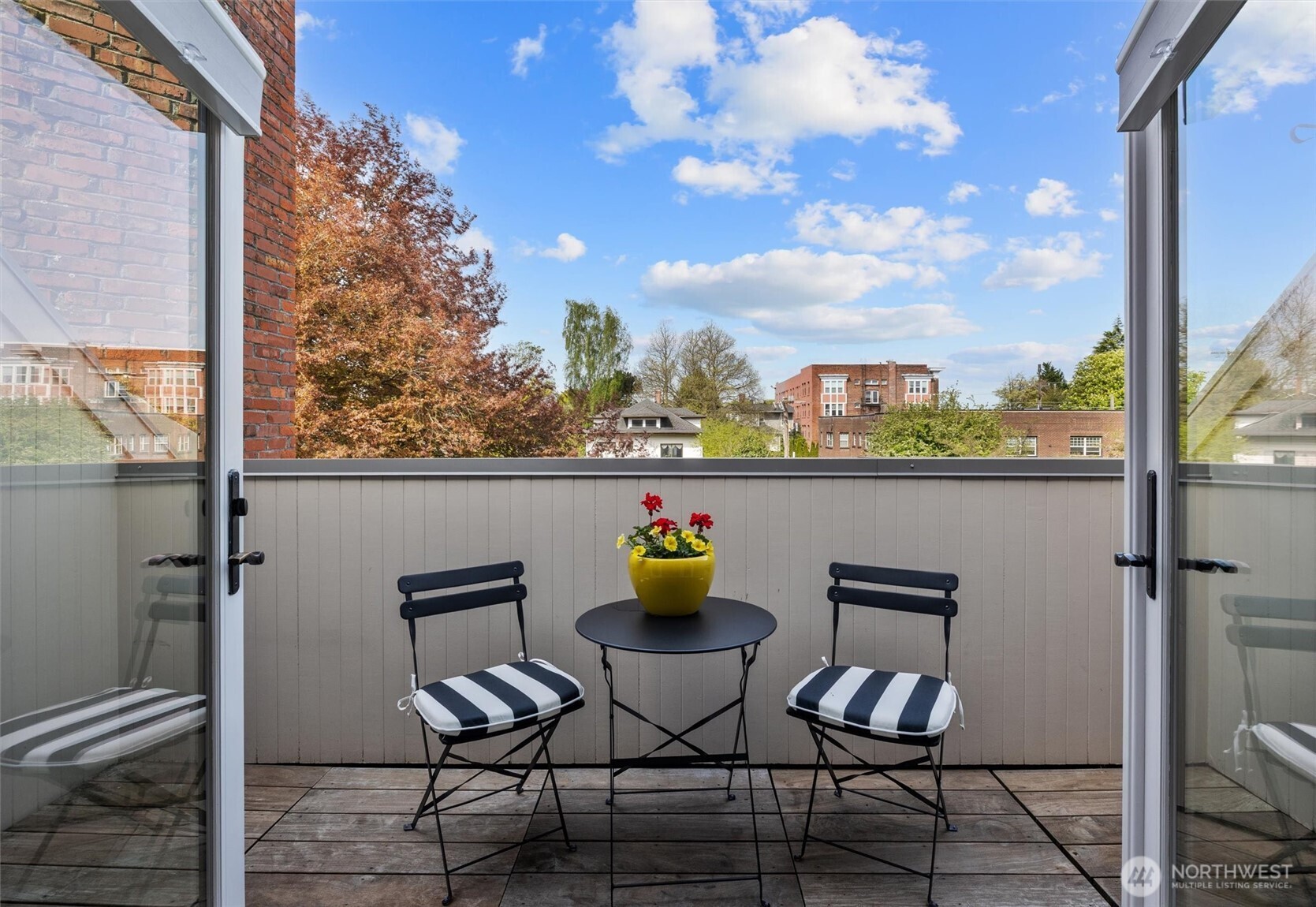1401 5th Avenue W #402, Seattle, WA 98119