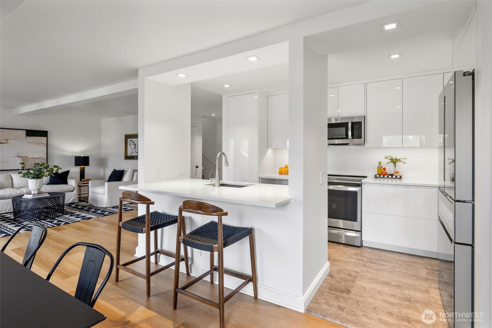 1401 5th Avenue W #402, Seattle, WA 98119