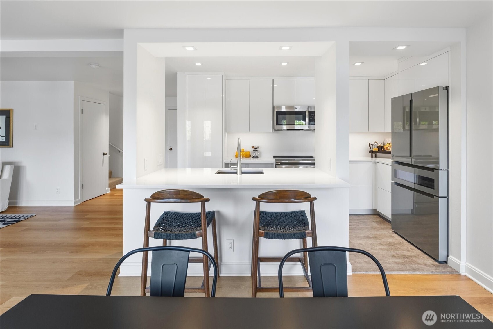 1401 5th Avenue W #402, Seattle, WA 98119