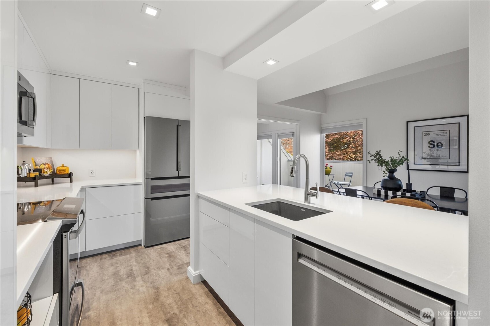 1401 5th Avenue W #402, Seattle, WA 98119