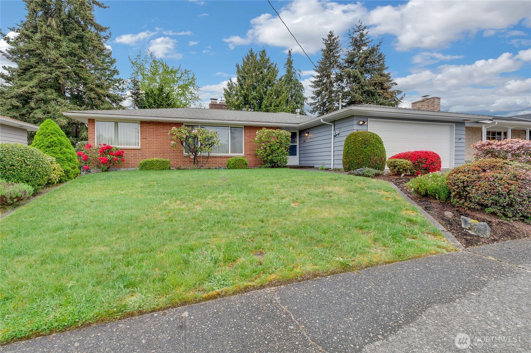 5242 N 10th Street , Tacoma, WA 98406-2622