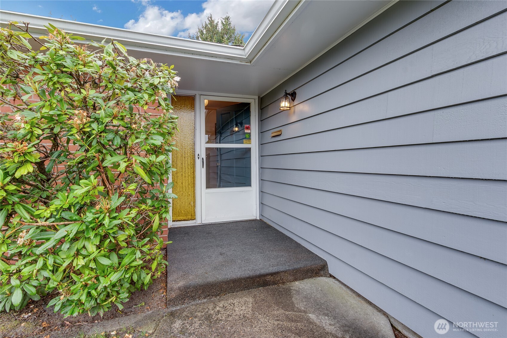 5242 N 10th Street , Tacoma, WA 98406-2622