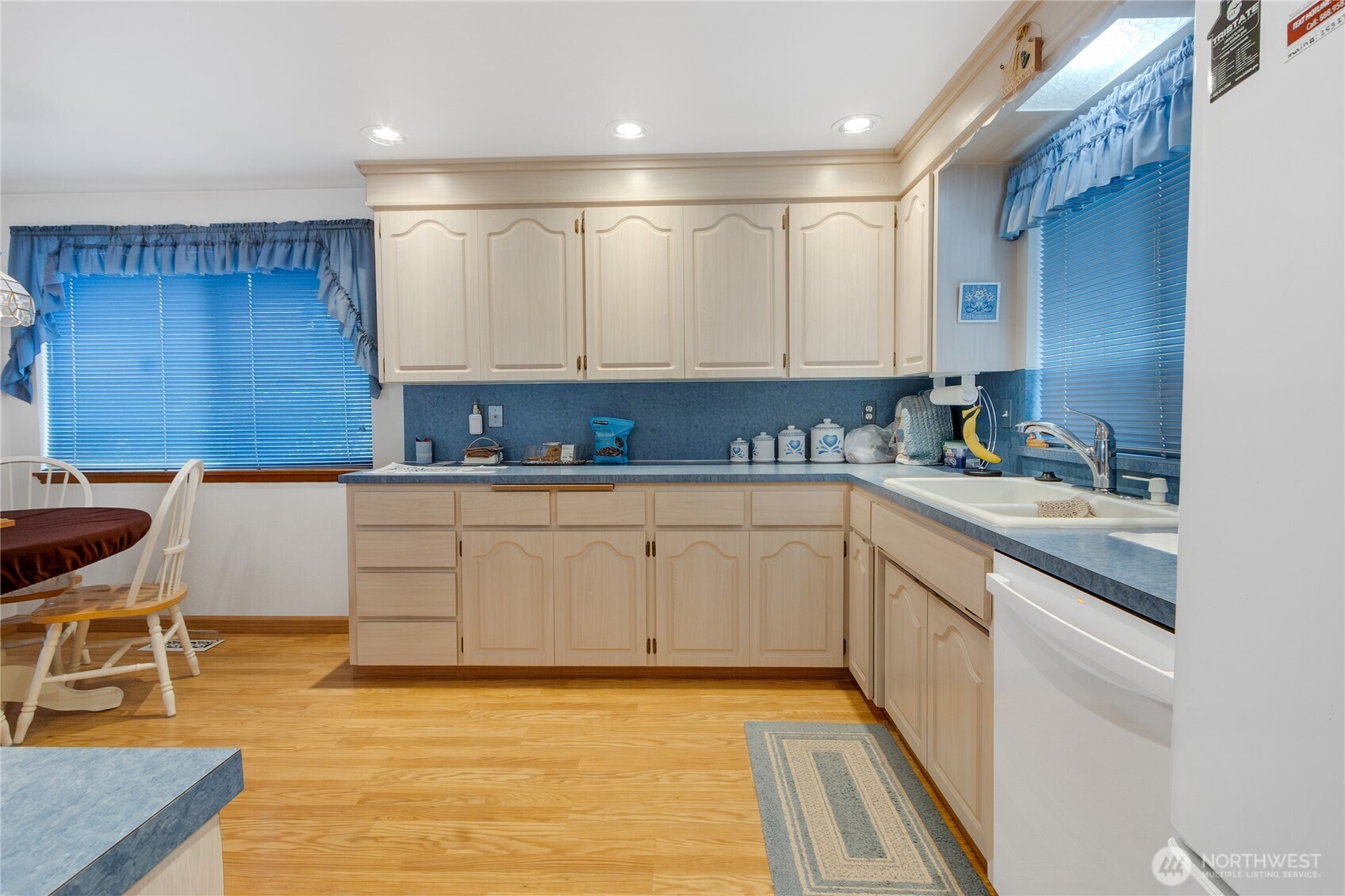 5242 N 10th Street , Tacoma, WA 98406-2622