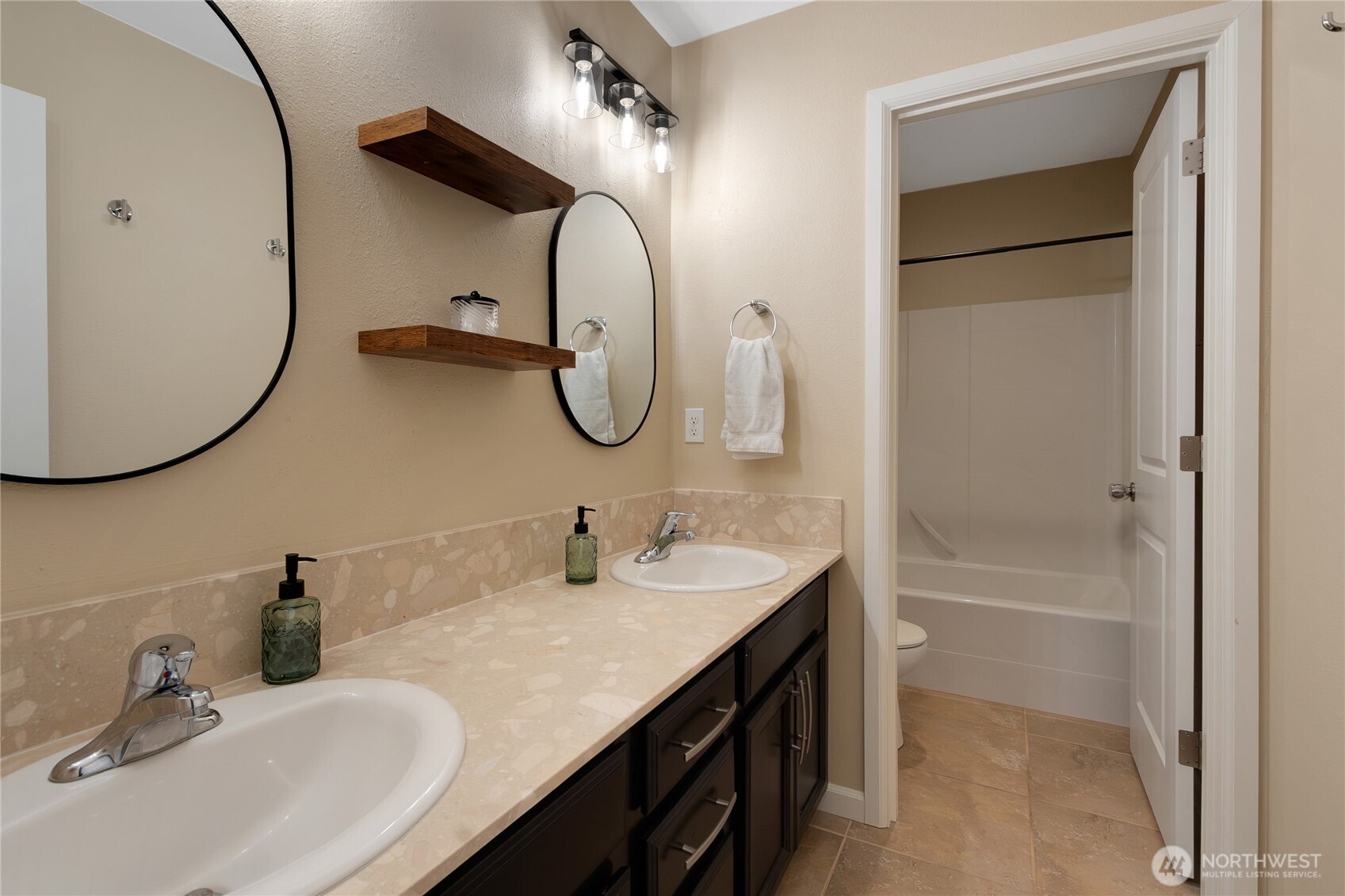 8905 Corona Street NE, Lacey, WA 98516