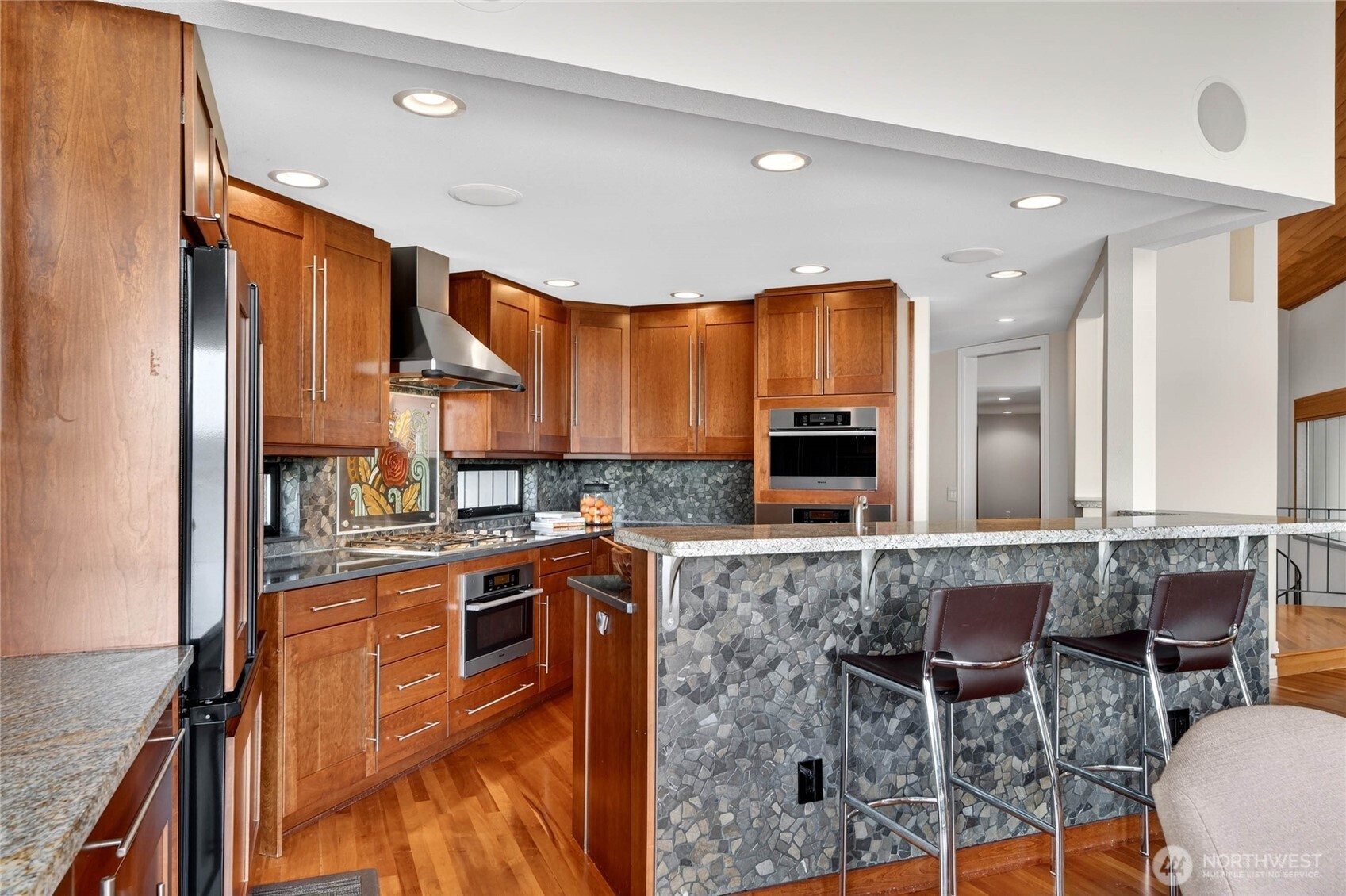 13463 64th Terrace NE, Kirkland, WA 98034