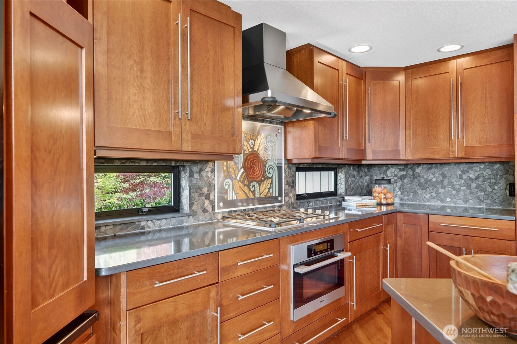 13463 64th Terrace NE, Kirkland, WA 98034