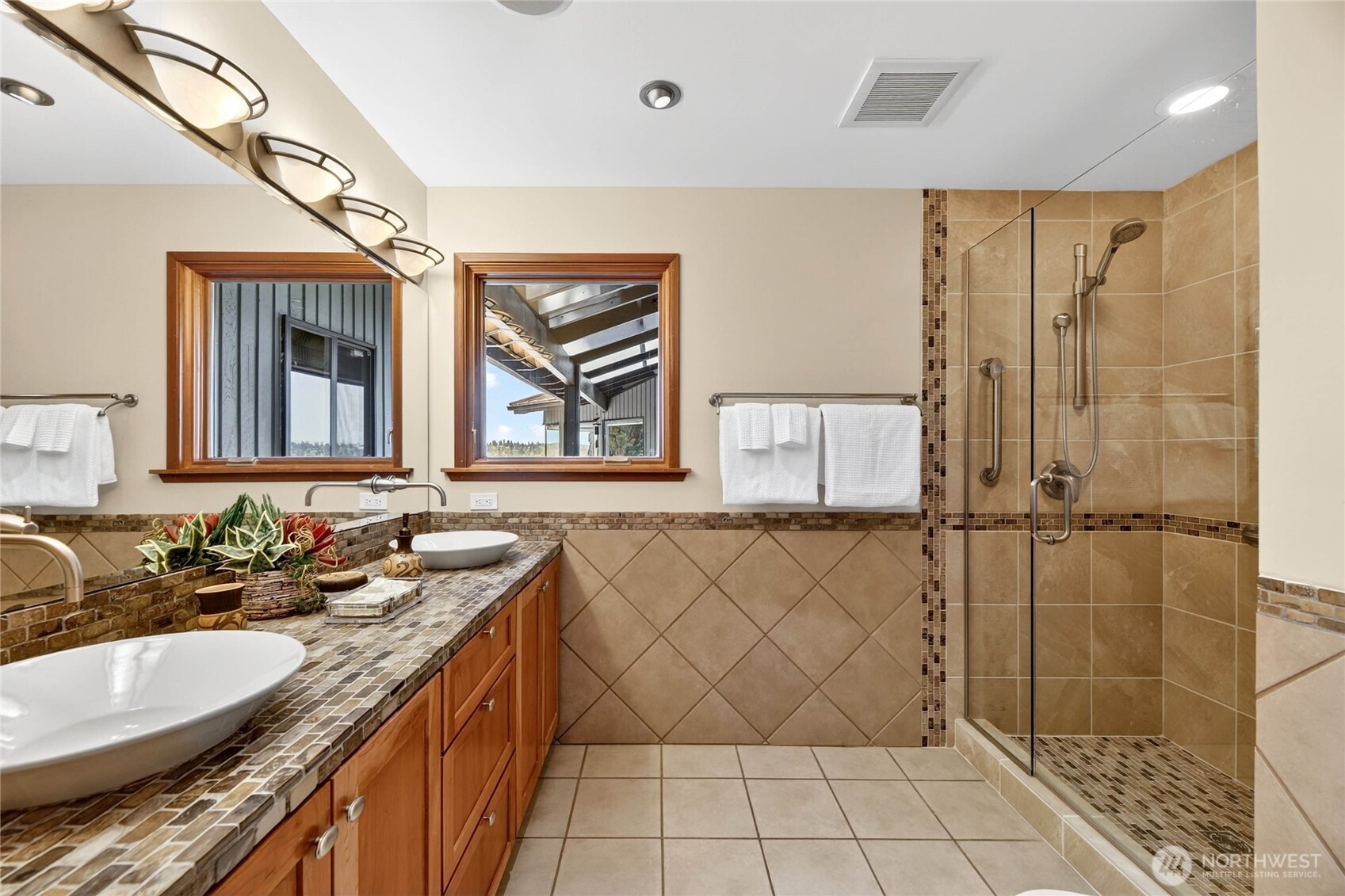 13463 64th Terrace NE, Kirkland, WA 98034
