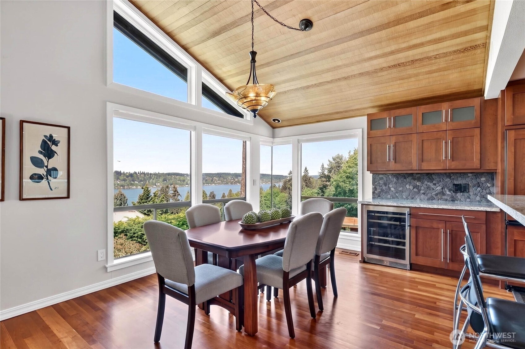 13463 64th Terrace NE, Kirkland, WA 98034