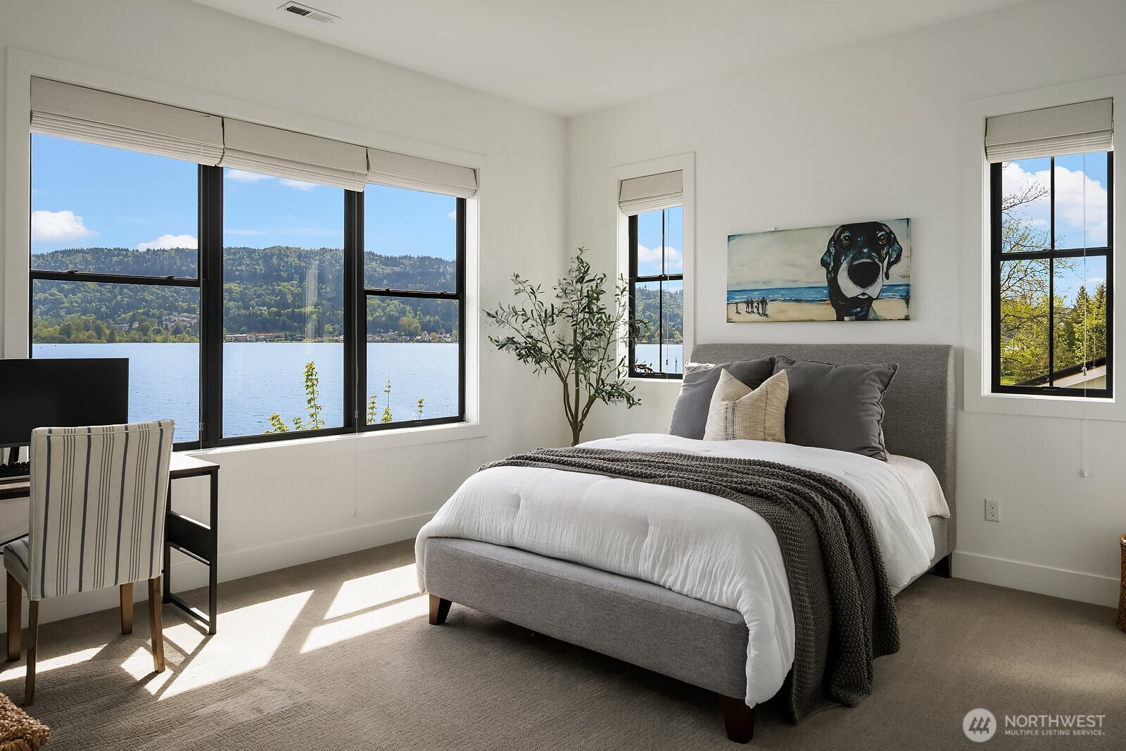 4233 E Lake Sammamish Shore Lane SE, Sammamish, WA 98075