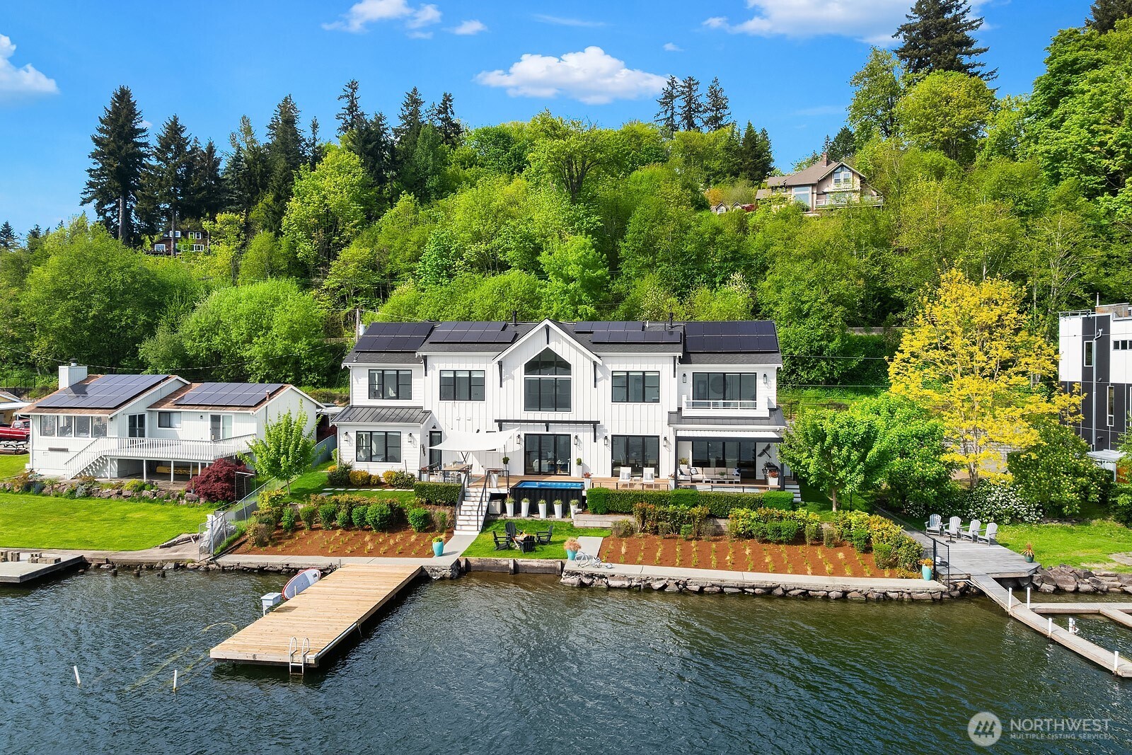 4233 E Lake Sammamish Shore Lane SE, Sammamish, WA 98075