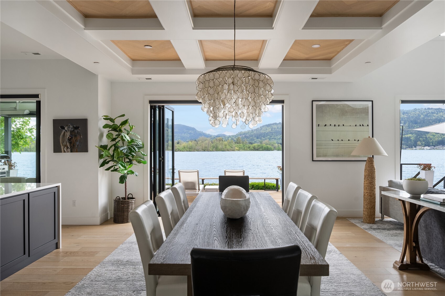 4233 E Lake Sammamish Shore Lane SE, Sammamish, WA 98075