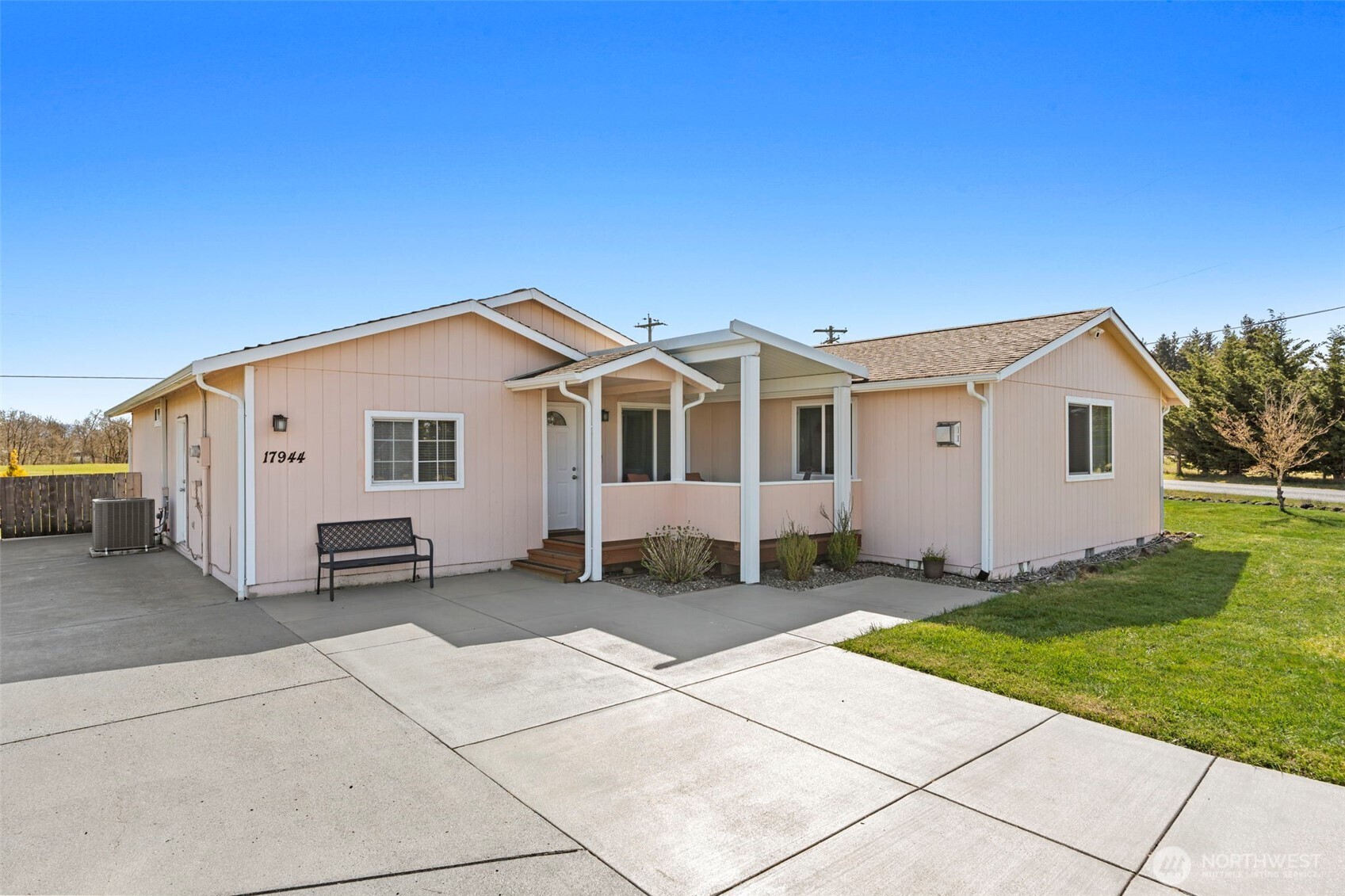 17944 Camus Drive SW, Rochester, WA 98579