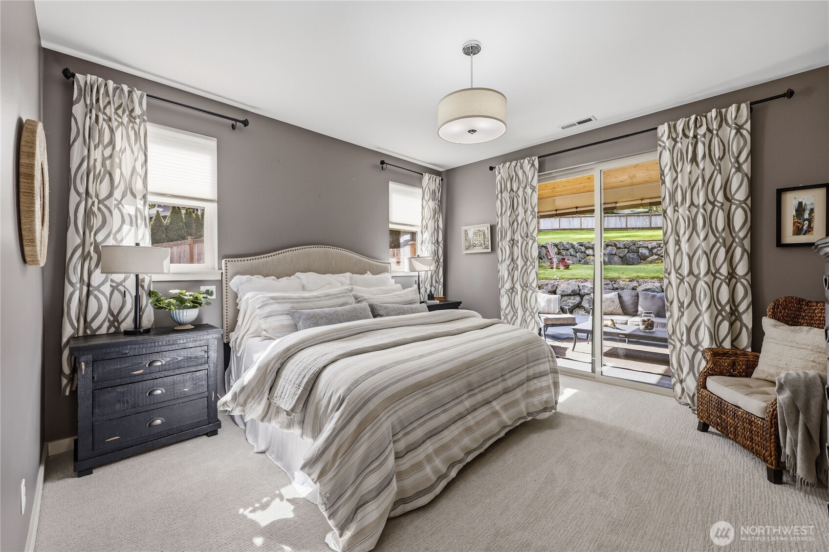 5726 Solana Lane NE, Bainbridge Island, WA 98110-2669