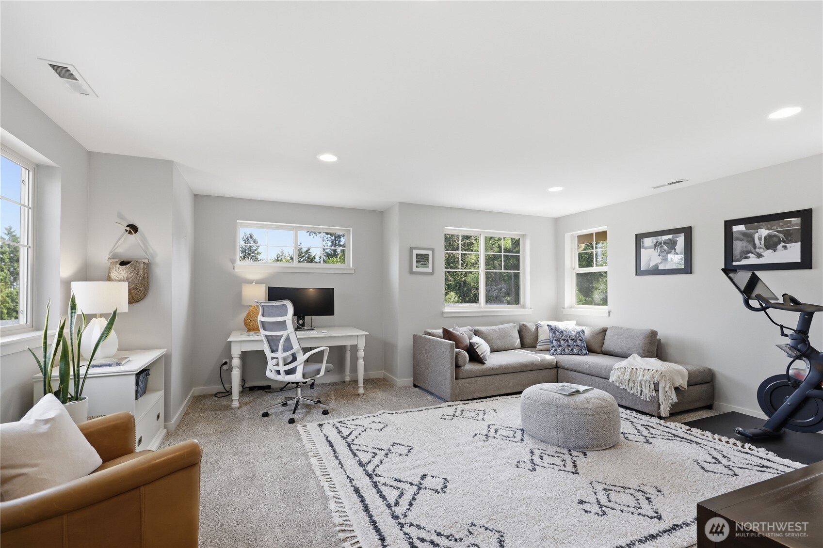 5726 Solana Lane NE, Bainbridge Island, WA 98110-2669