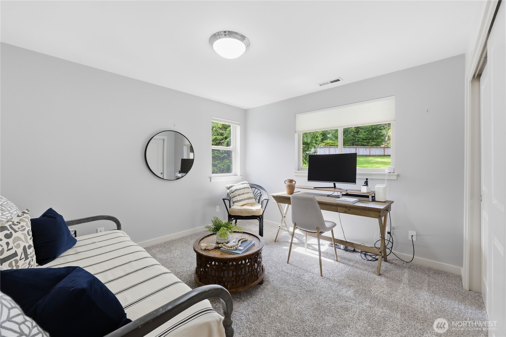 5726 Solana Lane NE, Bainbridge Island, WA 98110-2669