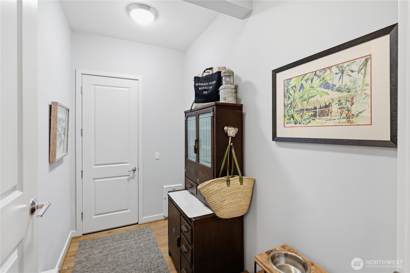 5726 Solana Lane NE, Bainbridge Island, WA 98110-2669