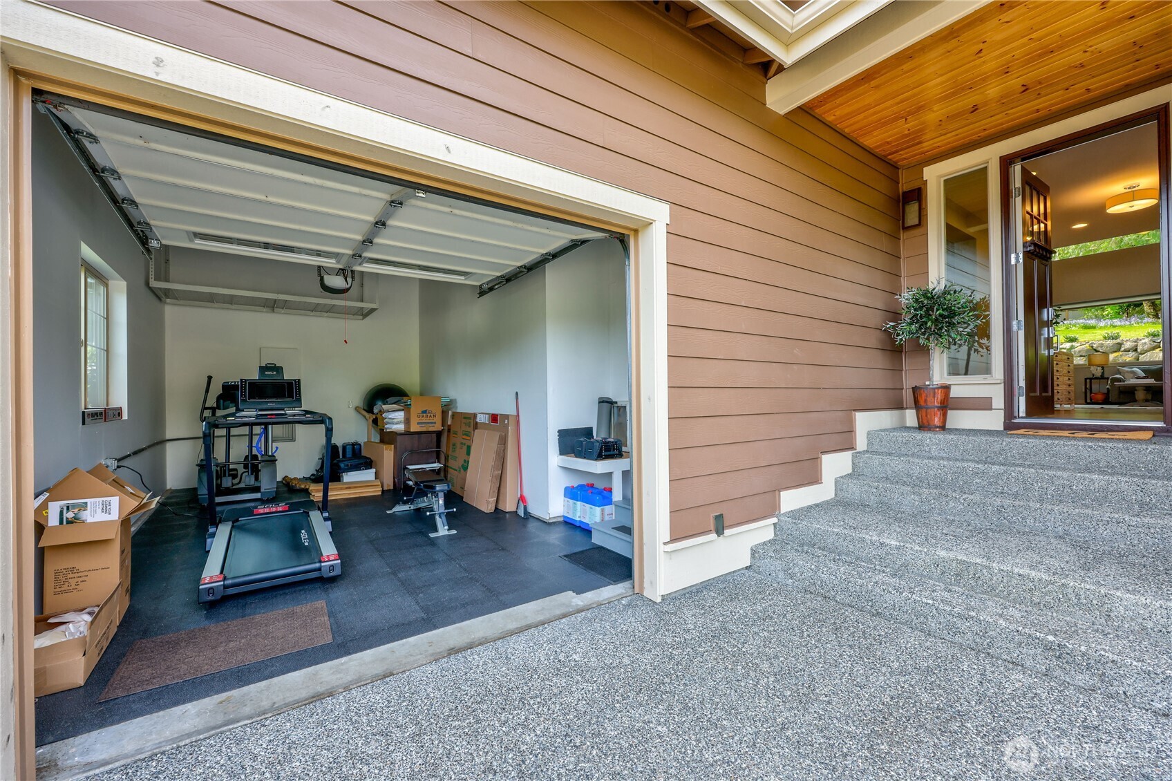 5726 Solana Lane NE, Bainbridge Island, WA 98110-2669