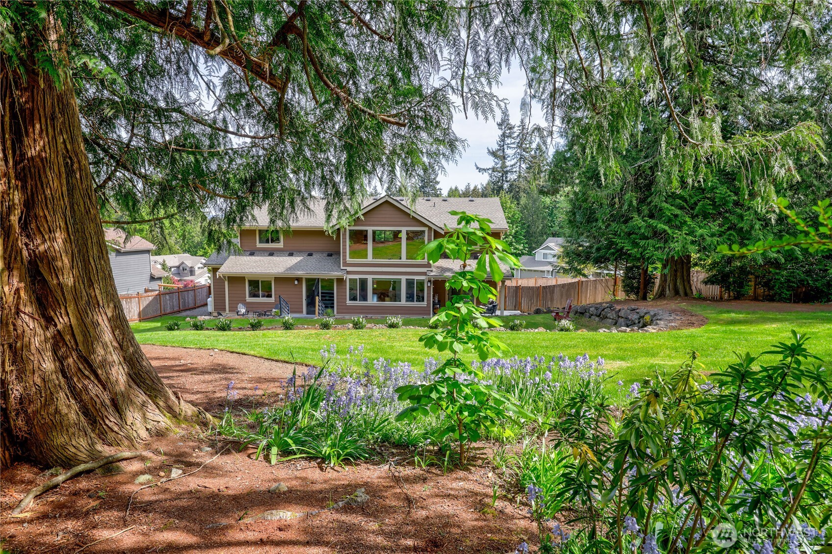 5726 Solana Lane NE, Bainbridge Island, WA 98110-2669