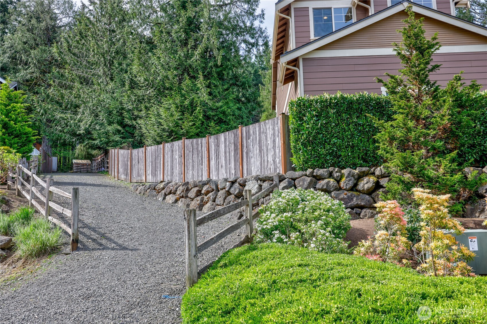 5726 Solana Lane NE, Bainbridge Island, WA 98110-2669