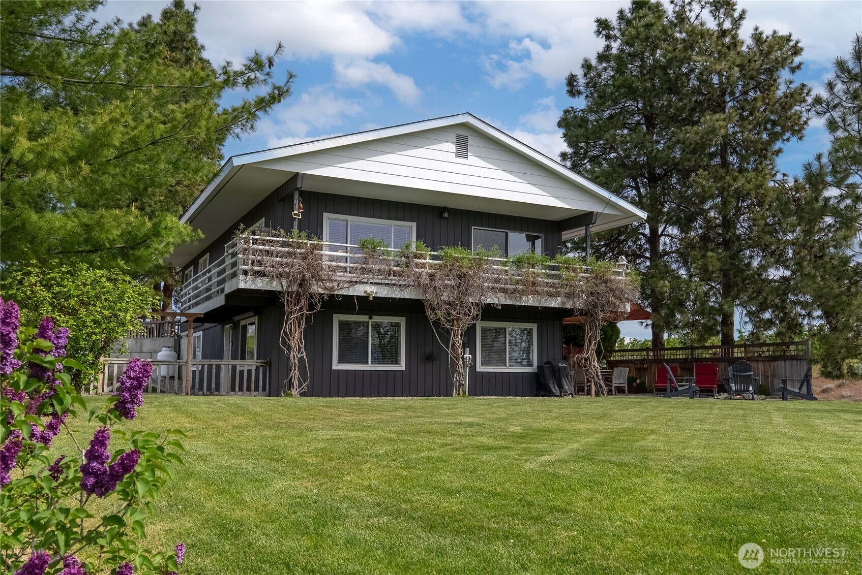 86 Mountain View Dr , Brewster, WA 98812