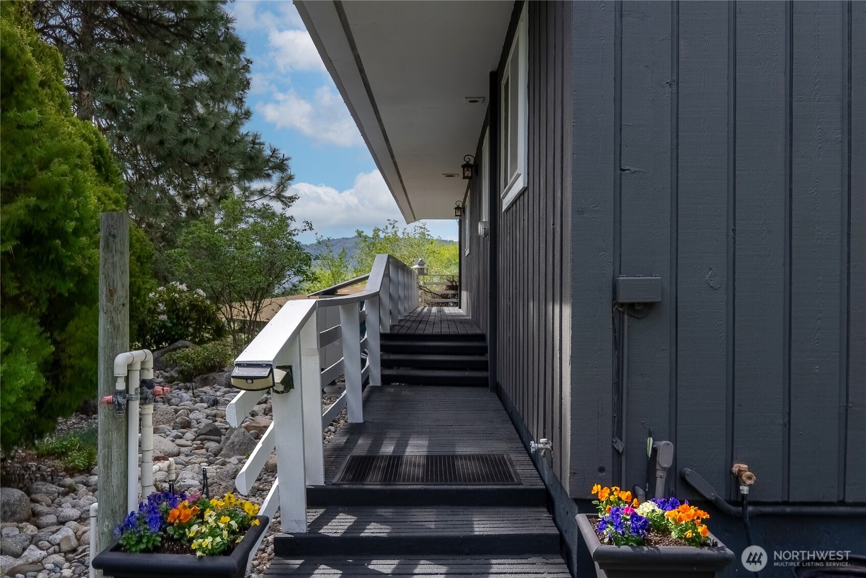 86 Mountain View Dr , Brewster, WA 98812