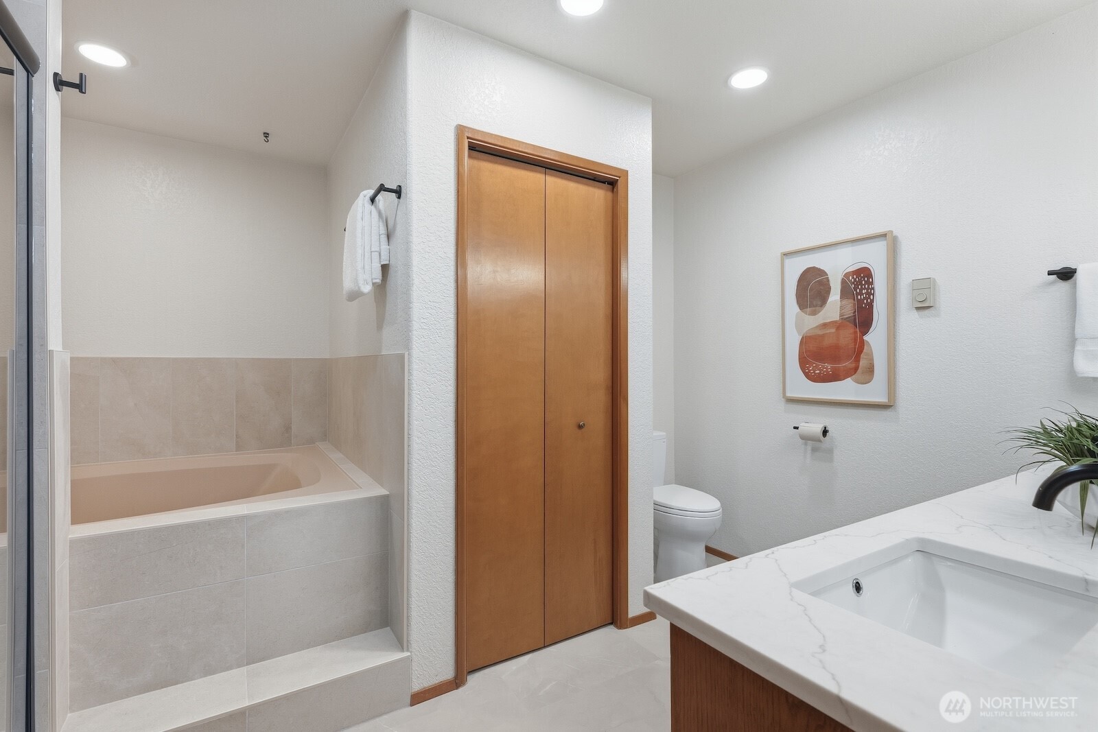 19816 233rd Avenue NE, Woodinville, WA 98077