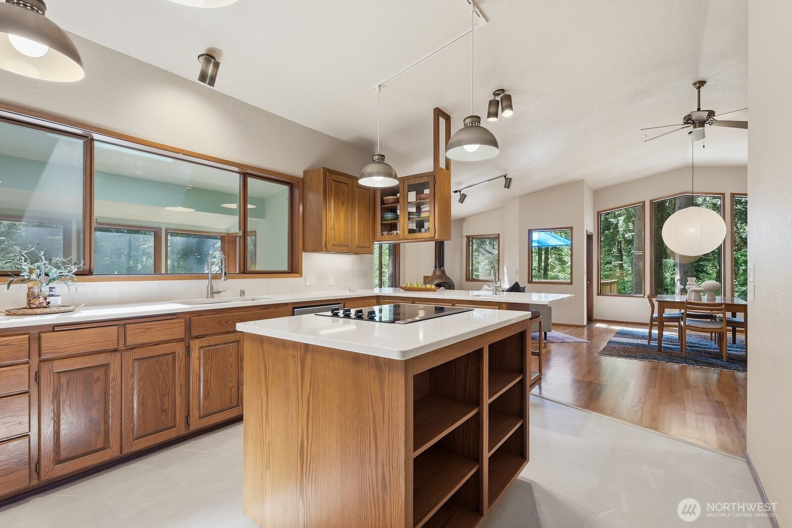 19816 233rd Avenue NE, Woodinville, WA 98077
