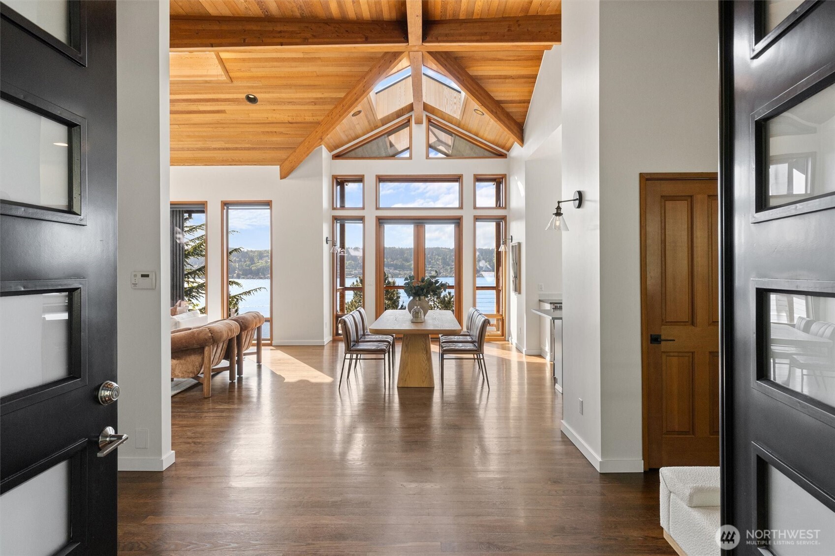 5970 NE Arrowhead Drive , Kenmore, WA 98028