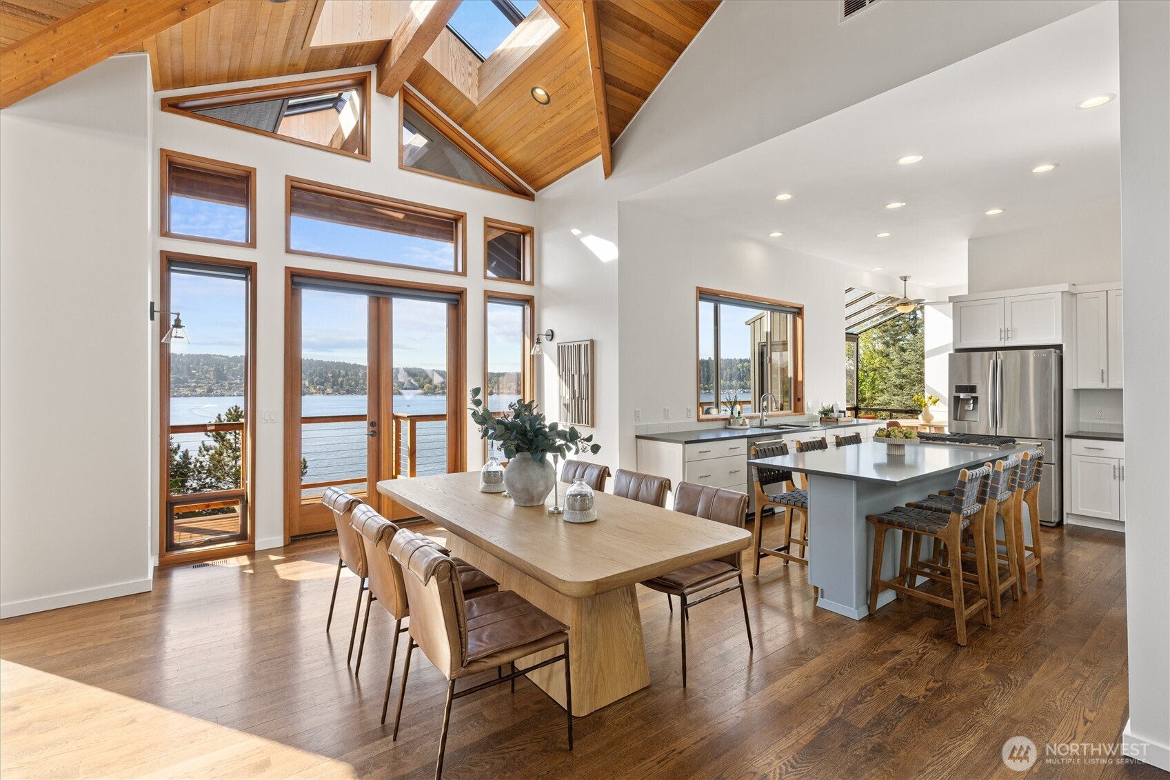 5970 NE Arrowhead Drive , Kenmore, WA 98028