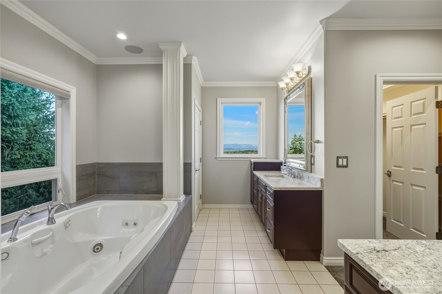 514 Wayne's Ridge Circle , Camano Island, WA 98282