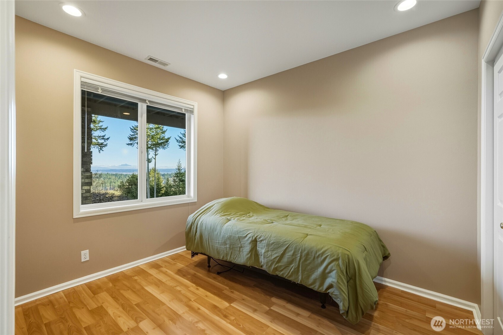 514 Wayne's Ridge Circle , Camano Island, WA 98282