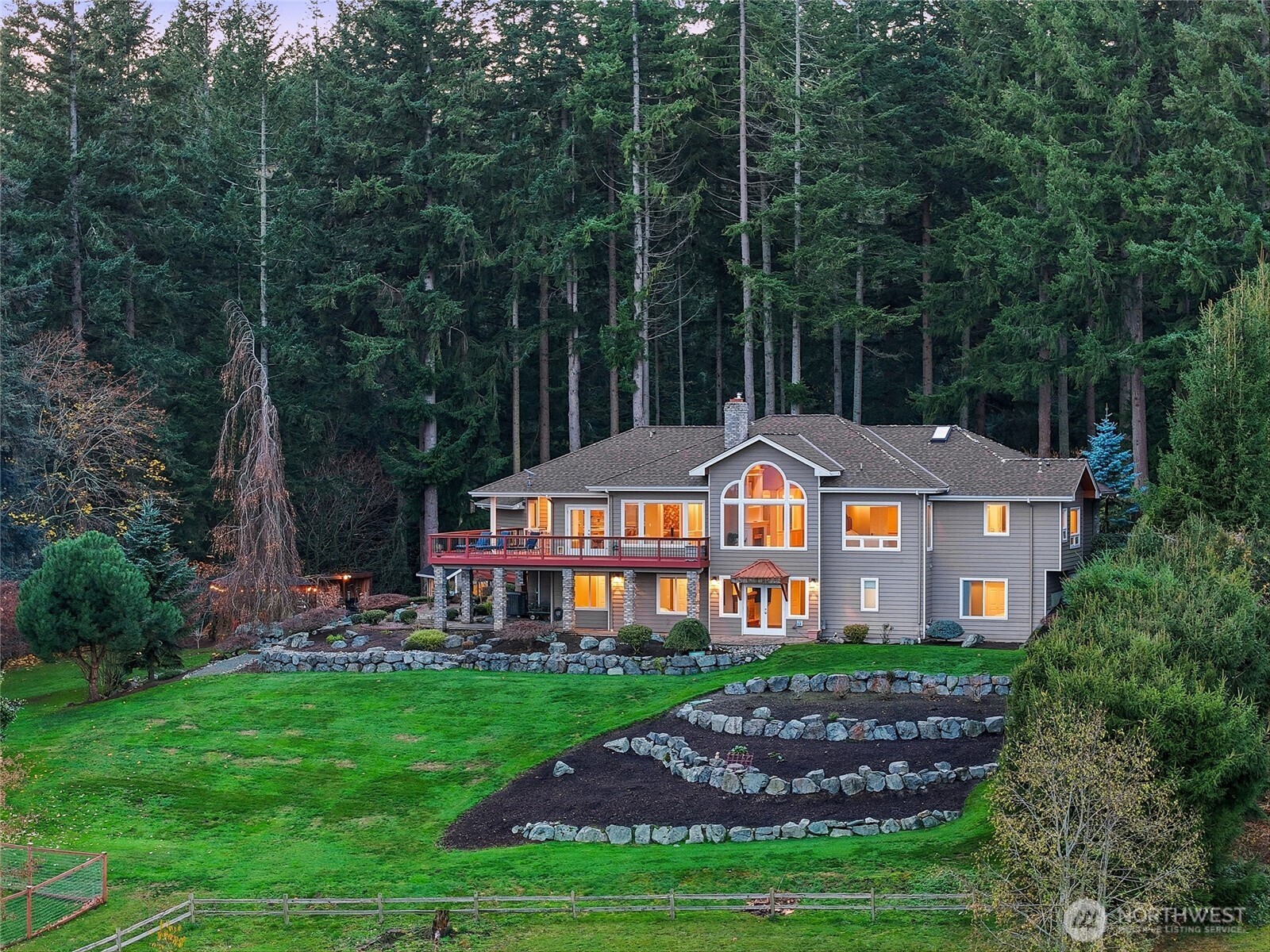 514 Wayne's Ridge Circle , Camano Island, WA 98282