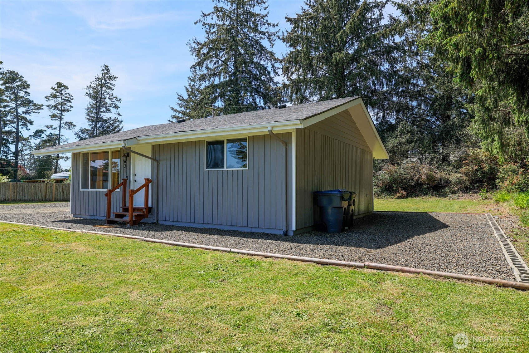 621 N Broadway , Westport, WA 98595