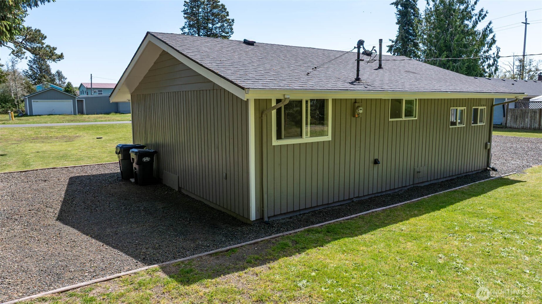 621 N Broadway , Westport, WA 98595
