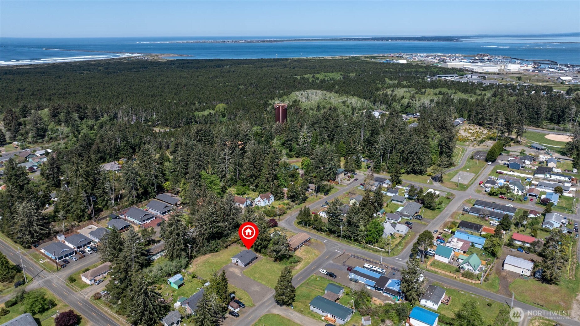 621 N Broadway , Westport, WA 98595
