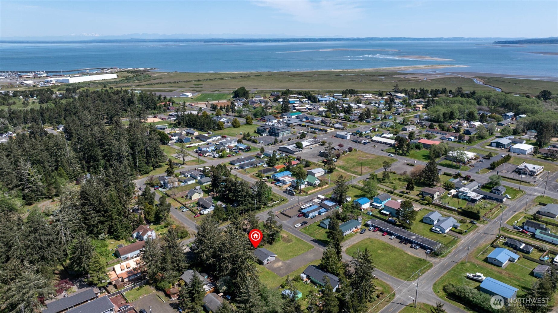 621 N Broadway , Westport, WA 98595