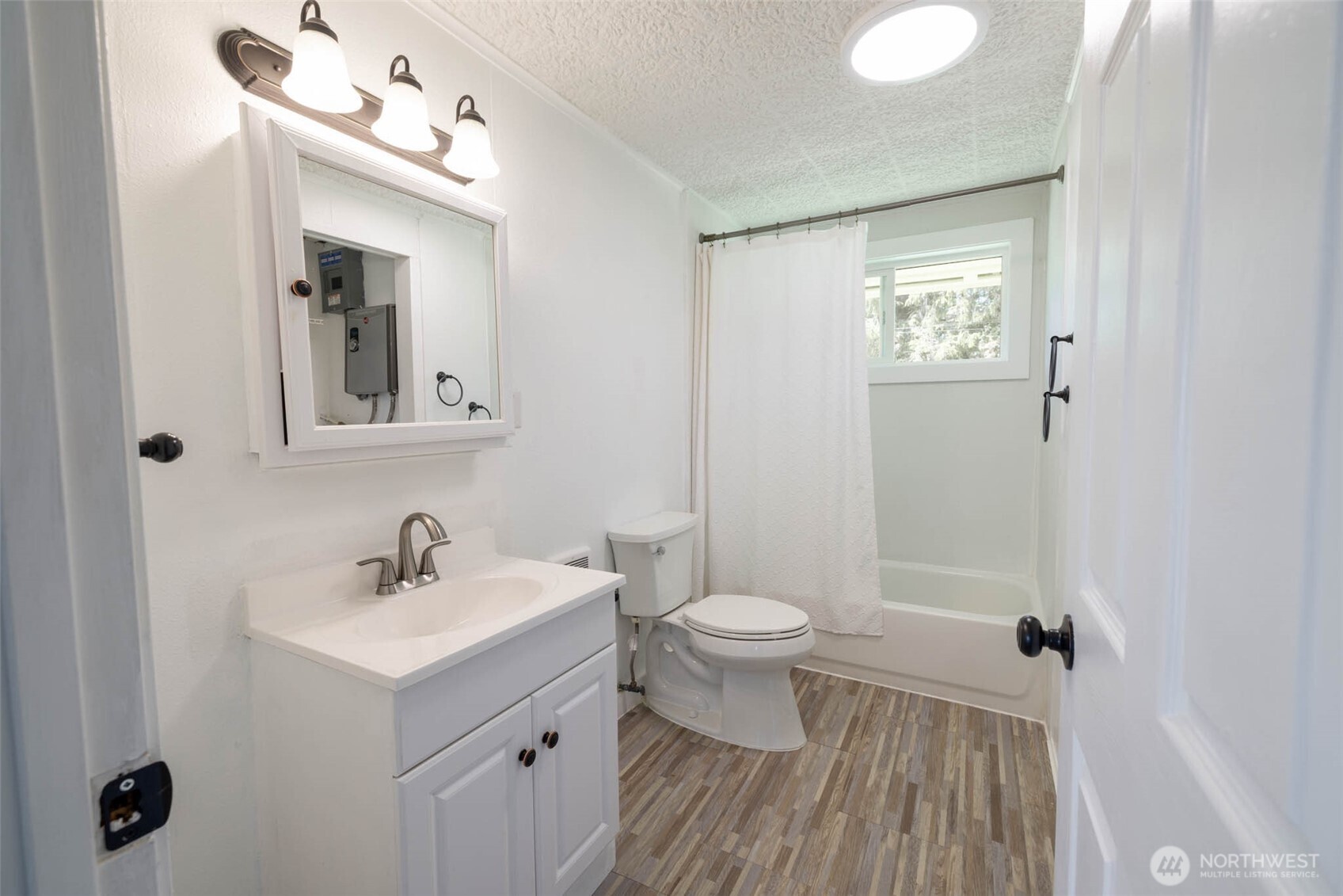 621 N Broadway , Westport, WA 98595
