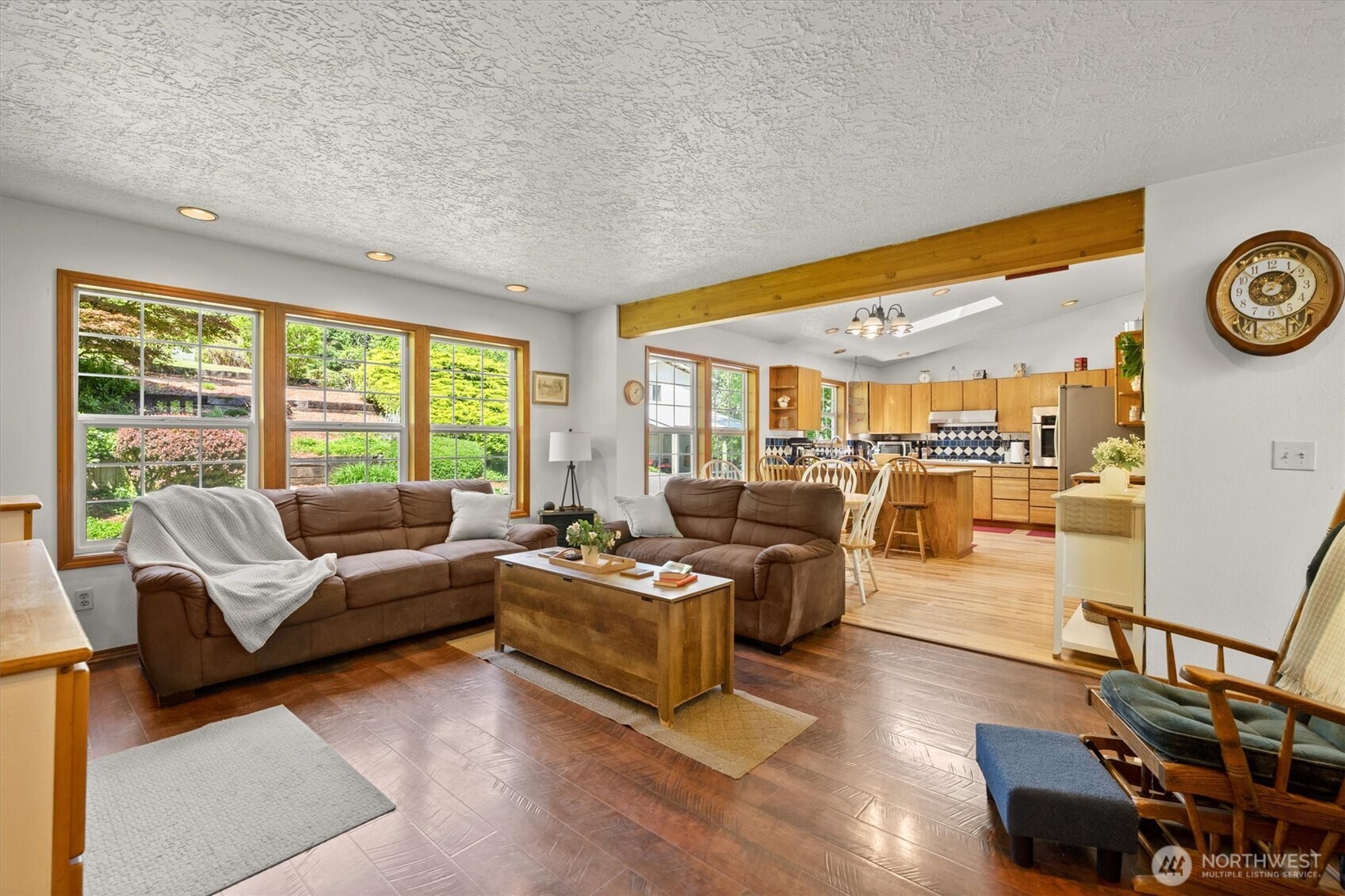 672 Walker Road , Kelso, WA 98626