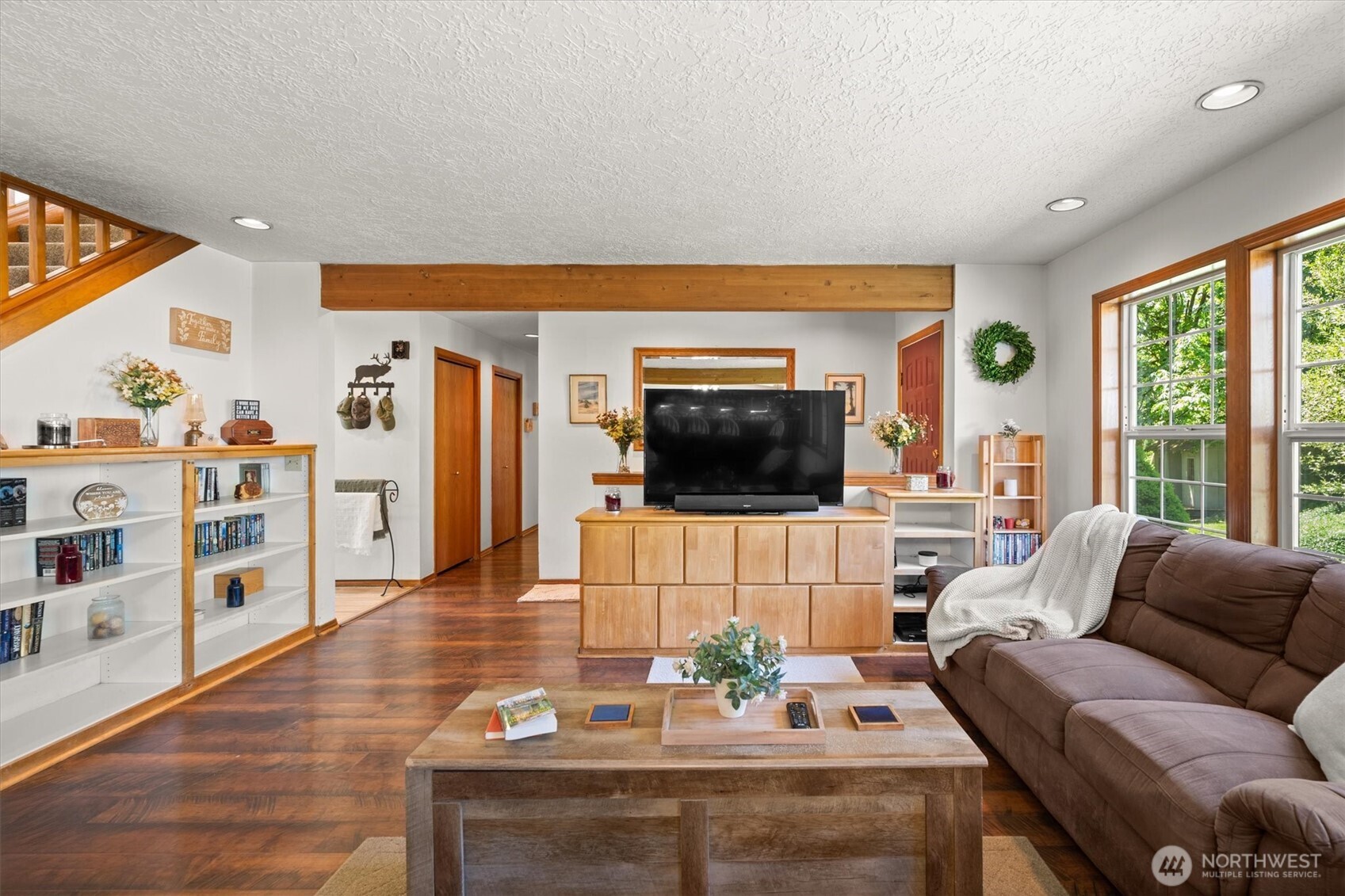 672 Walker Road , Kelso, WA 98626