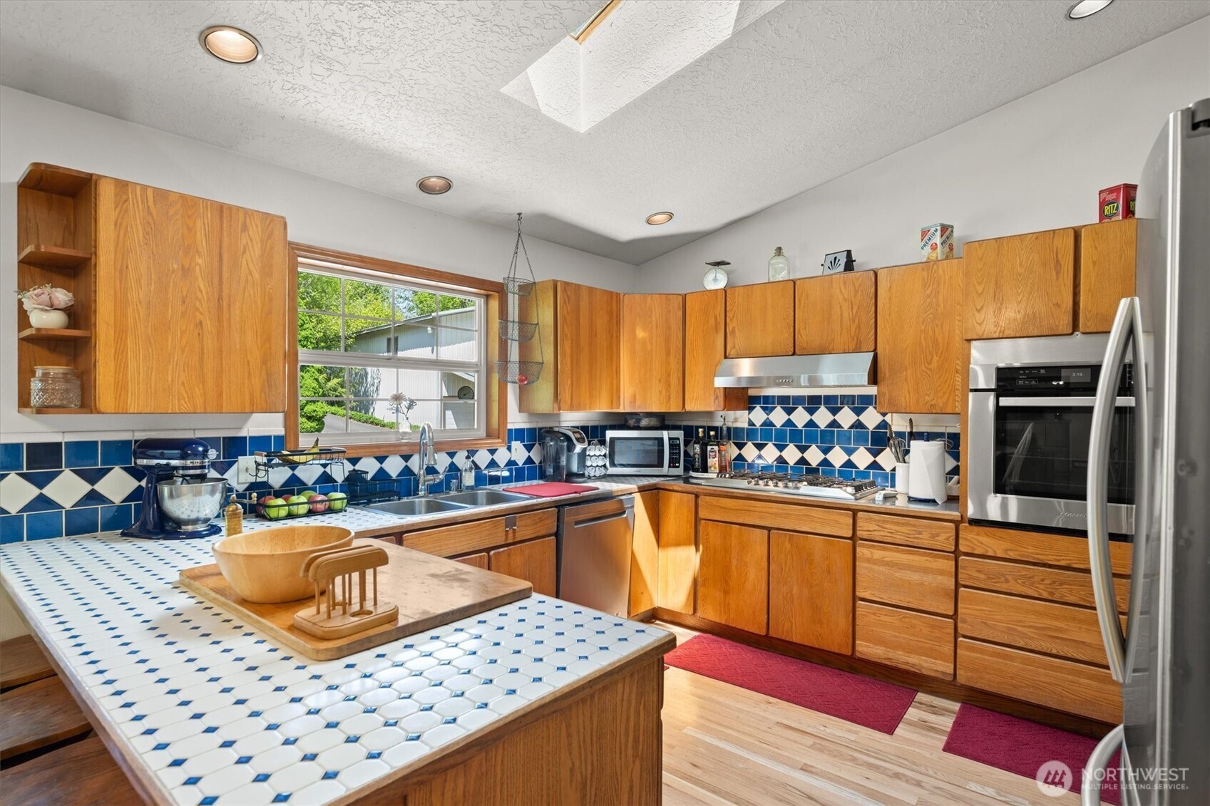 672 Walker Road , Kelso, WA 98626