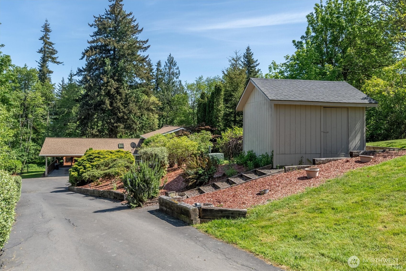 672 Walker Road , Kelso, WA 98626