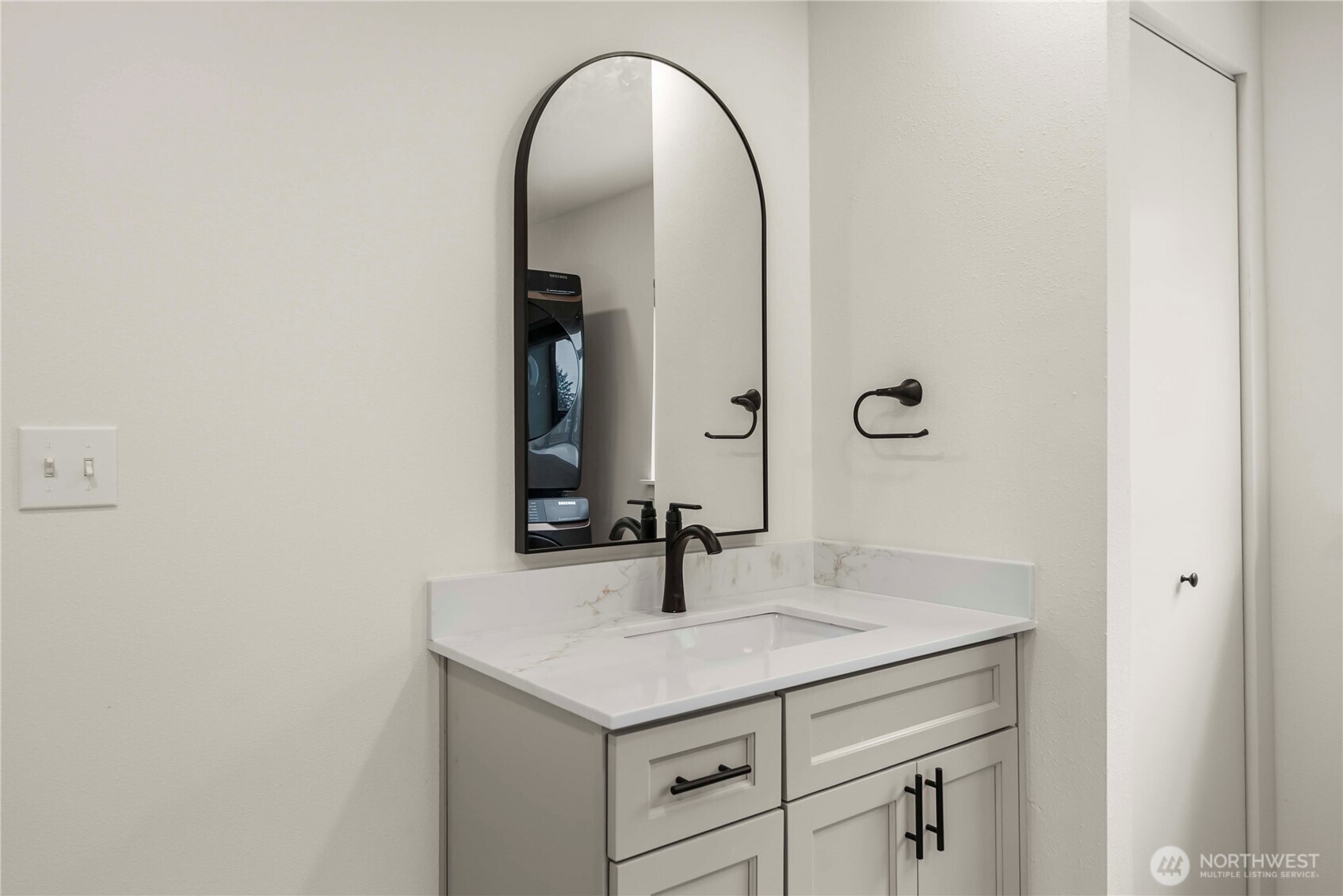 10112 SE 200th Street , Kent, WA 98031