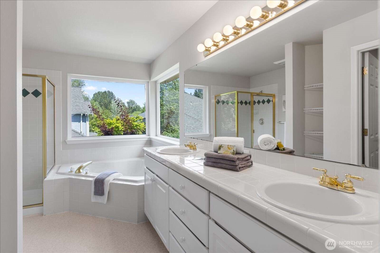 7205 NE 147th Place , Kenmore, WA 98028