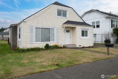 912 1st Street , Hoquiam, WA 98550