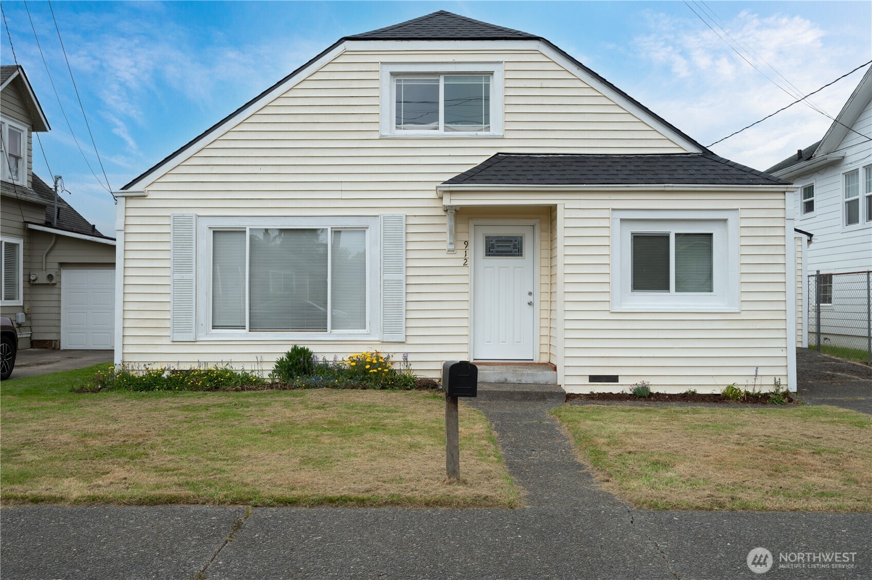 912 1st Street , Hoquiam, WA 98550