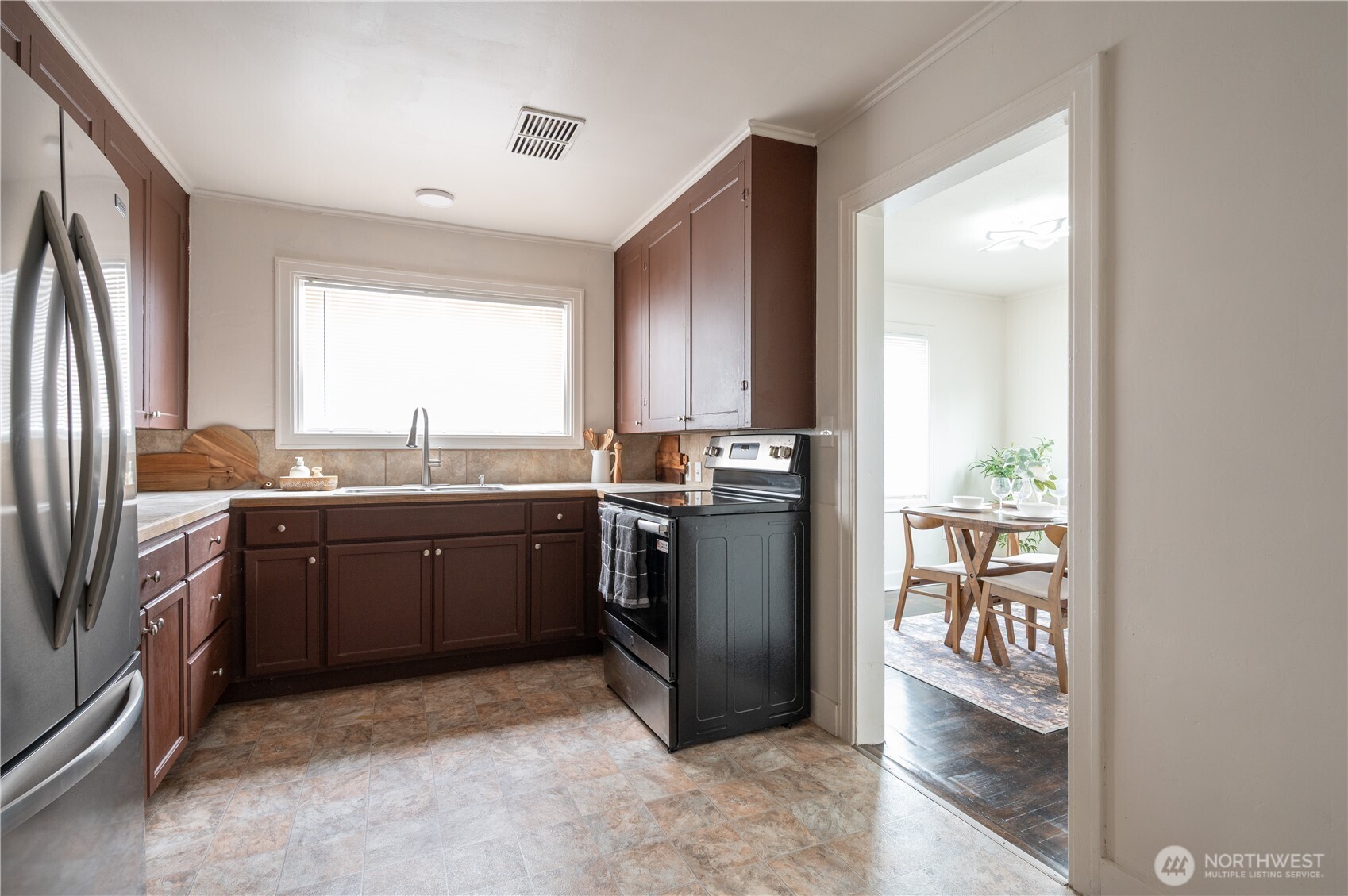 912 1st Street , Hoquiam, WA 98550