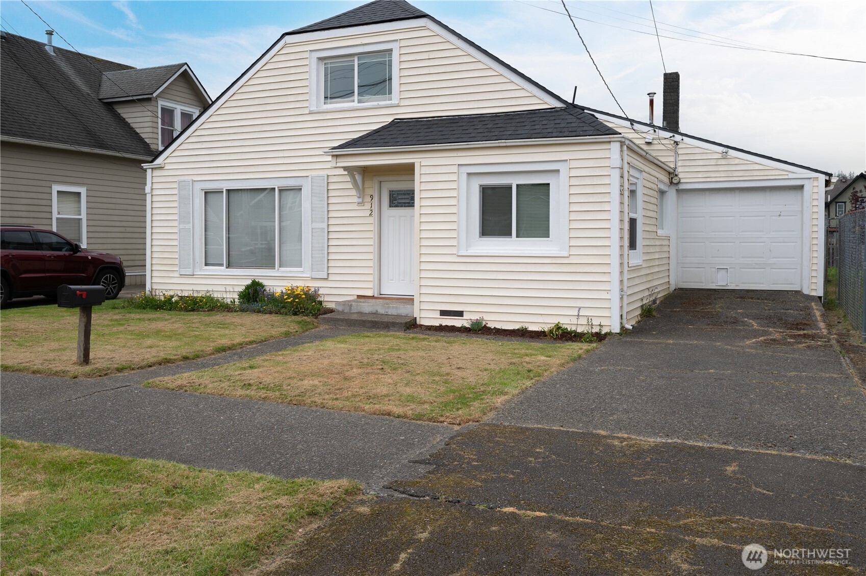 912 1st Street , Hoquiam, WA 98550