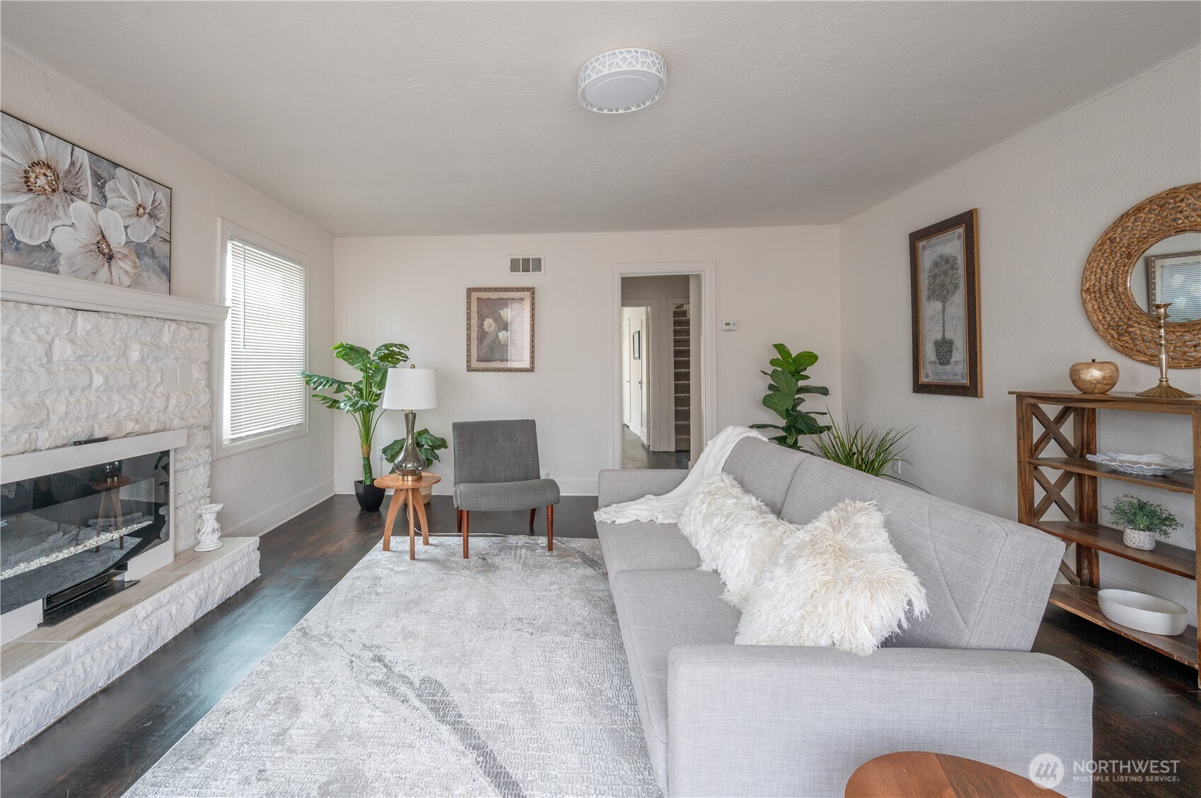 912 1st Street , Hoquiam, WA 98550