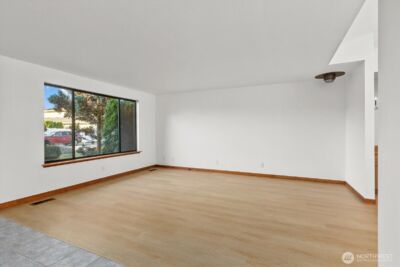 1935 F Street SE #14, Auburn, WA 98002 - Photo 4