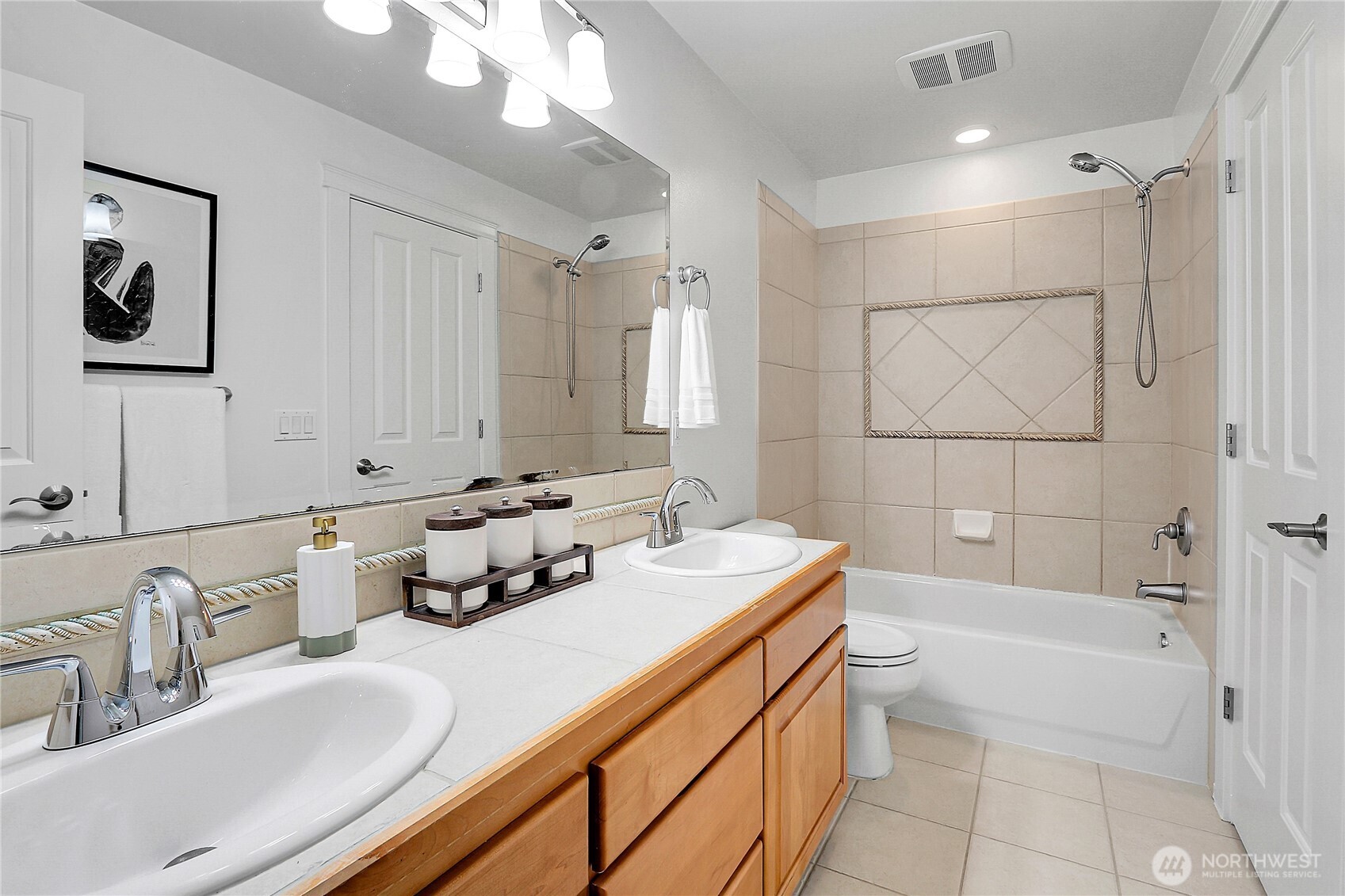 815 2nd Avenue N #A, Seattle, WA 98109